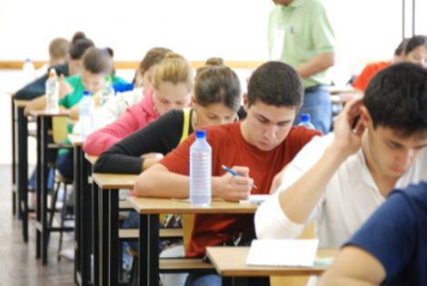 MEC divulga nova lista de cursos do ensino superior com nota ruim no CPC