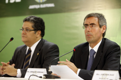 Entrevista coletiva no centro de divulgação Eleições 2010.