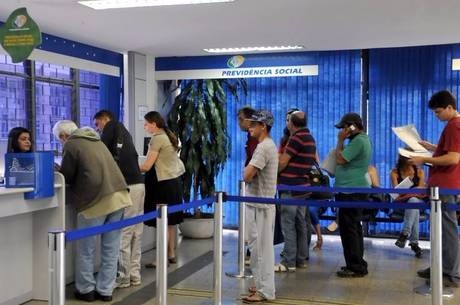Decreto antecipa abono anual de 2017 para aposentados e pensionistas Foto: Divulgação
