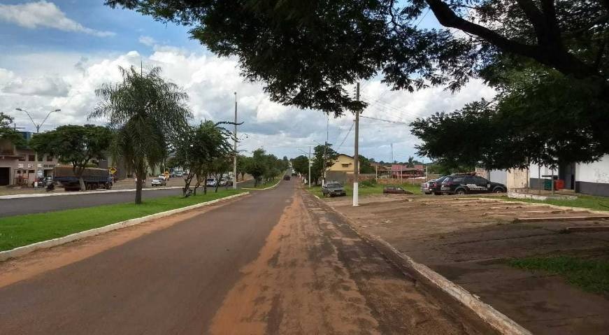 Linha que divide Coronel Sapucaia (à direita) de Capitán Bado (Foto: Helio de Freitas/Arquivo) 