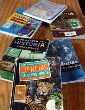 Livros distribuídos pelo MEC poderão ser impressos em papel reciclado