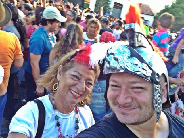 No Cordão Valu passado, Mariam voltou a dividir a folia com o filho Guilherme. / Foto Divulgação 