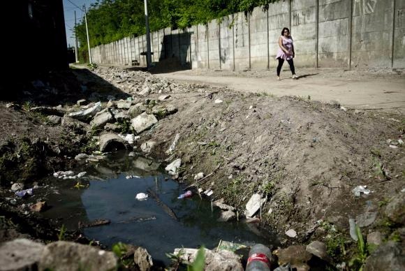 No Brasil, 45% da população ainda não têm acesso a serviço adequado de esgoto Foto: Divulgação
