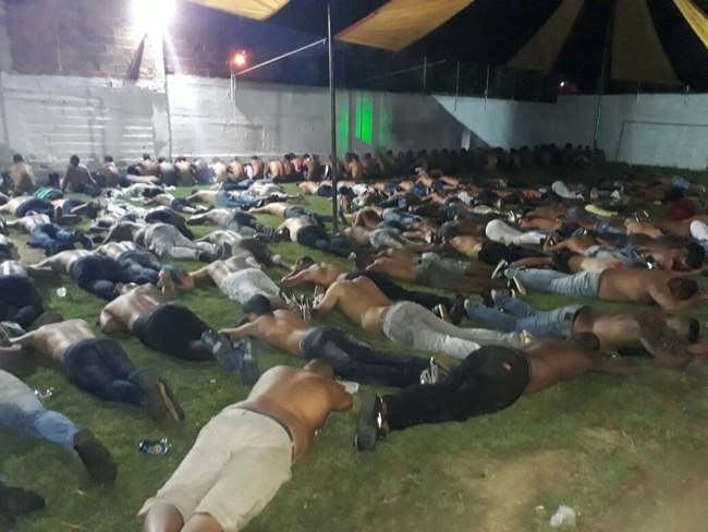 Mais de 140 suspeitos de integrar grupo de milicianos foram presos em operação na Zona Oeste do Rio (Foto: Divulgação)