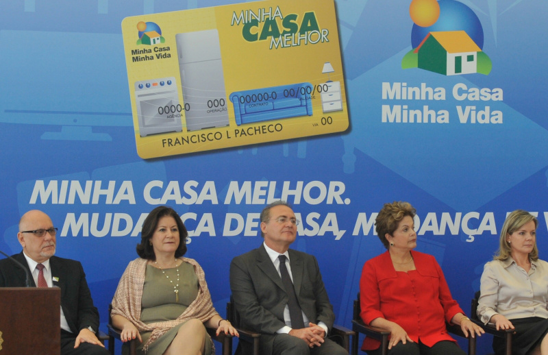 Quase 12 mil brasileiros aderem ao Minha Casa Melhor, nos primeiros quatro dias Quase 12 mil brasileiros aderem ao Minha Casa Melhor, nos primeiros quatro dias