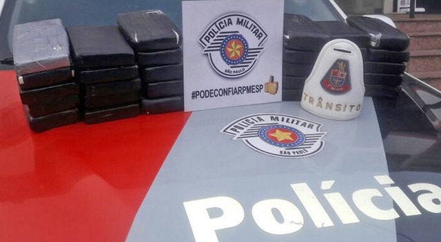 PM informou que apreendeu 30 kg de cocaína embaladas em carro com placas do MS (Foto: Reprodução/Divulgação/PM-SP)