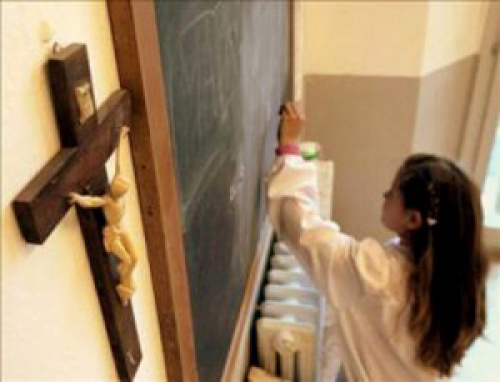 Vereadores no Paraná decidem se crianças serão obrigadas a rezar antes da aula Vereadores no Paraná decidem se crianças serão obrigadas a rezar antes da aula