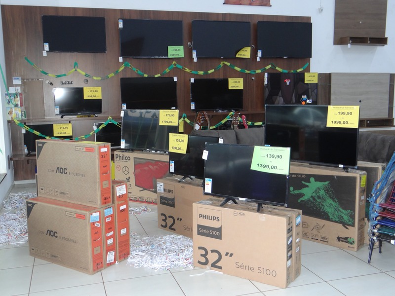 Televisores podem ser parcelados em até 15 vezes nas Lojas Veneza / Foto: Moreira Produções