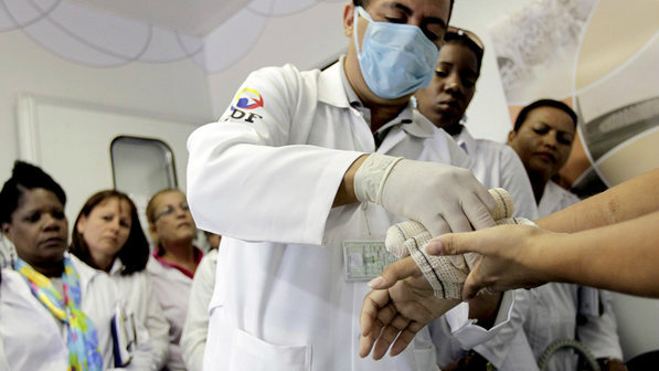 Governo anuncia criação de 3 mil vagas de residência para o Mais Médicos Governo anuncia criação de 3 mil vagas de residência para o Mais Médicos