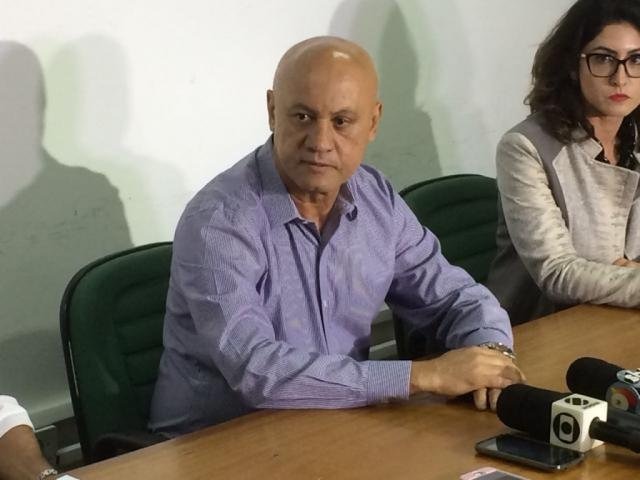 Secretário Carlos Alberto de Assis durante coletiva de imprensa na SAD (Foto: Gabriel Neris)