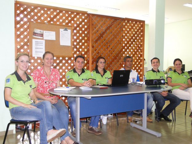 Equipe da Secretaria de Meio Ambiente de Amambai participa de curso Equipe da Secretaria Municipal de Meio Ambiente (Semai)