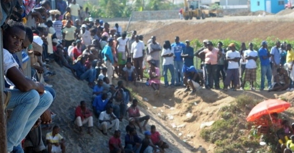 Haitianos poderão passar hoje pela fonteira com a República Dominicana