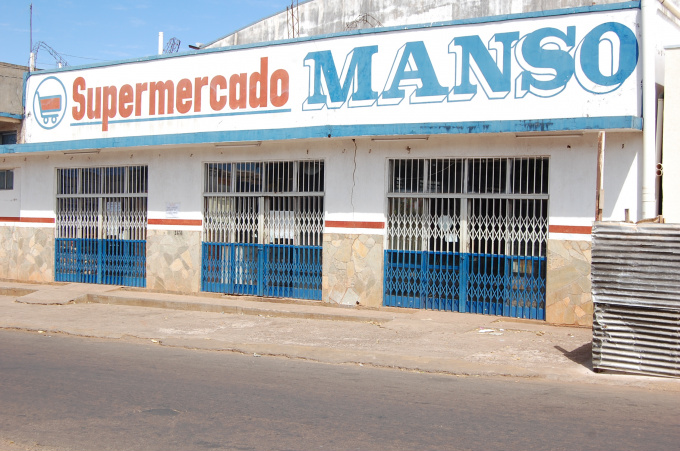 Neste último domingo, 5, todos os supermercados de Amambai tiveram que fechar suas portas. O fato é inédito, já que pelo menos um dos proprietários abriu seu estabelecimento aos domingos durante os últimos 34 anos.