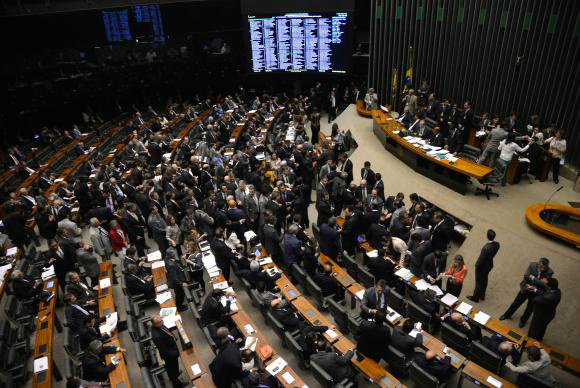 Deputados aguardam últimos dias de campanha para conhecer novo líder do PMDB Expectativa de governistas e oposicionistas sobre a escolha do partido é em função dos rumos que o PMDB pode tomar em relação às decisões da Casa. Picciani conta com o apoio do Planalto, Motta, próximo do presidente da Câmara, Eduardo Cunha (PMDB-RJ), é aclamado como alternativa pela ala insatisfeita do PMDB com o governo / Foto: Divulgação