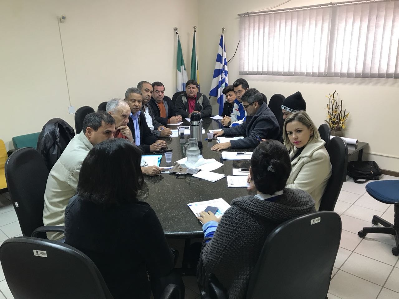 Vereadores de Amambai discutem LDO e Emendas Impositivas Vereadores reuniram-se nesta quinta-feira Foto: Assessoria