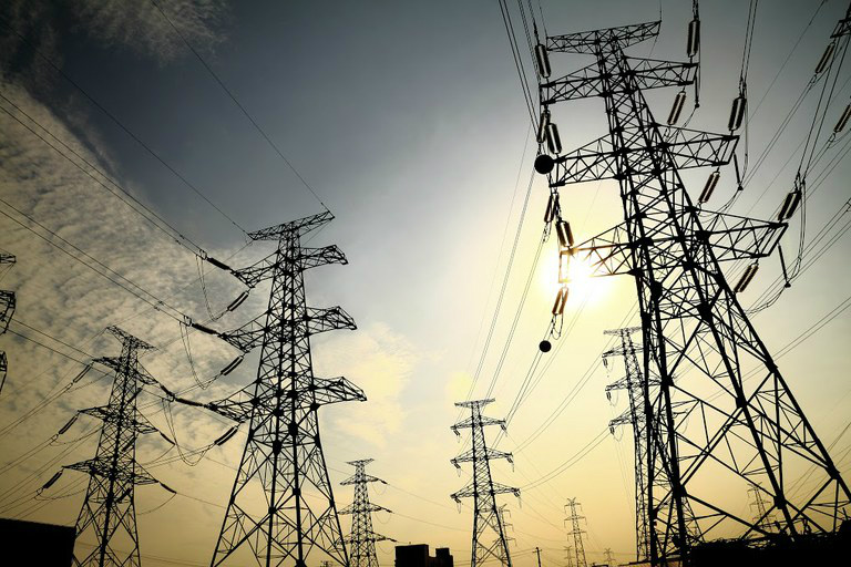 Aneel aprova devolução de valores cobrados a mais na conta de luz Em abril, valores cobrados pela energia de Angra 3 serão devolvidos diretamente na tarifaFoto: Divulgação
