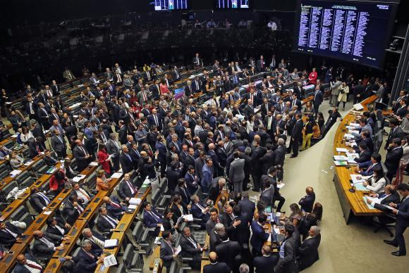 Câmara rejeita denúncia contra Michel Temer; saiba como votaram deputados do MS Plenário da Câmara rejeitou autorização para STF investigar denúncia contra o presidente Michel TemerWilson Dias/Agência Brasil