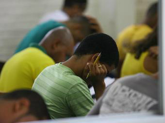 Câmara deve votar nesta quarta (26) cotas para negros em concursos públicos O Projeto de Lei 6.738/13 reserva 20% das vagas oferecidas nos concursos públicos para negros