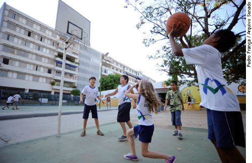 Senado pode decidir este ano se ensino fundamental será em tempo integral Senado pode decidir este ano se ensino fundamental será em tempo integral