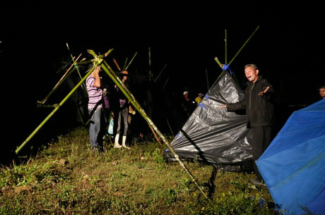 Famílias sem teto ocupam terreno em Carapicuíba, na Grande São Paulo Famílias sem teto ocupam terreno em Carapicuíba, na Grande São Paulo