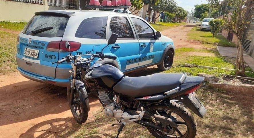 Polícia recupera moto furtada e prende dois homens por receptação em Amambai Foto: 3ª CIPM