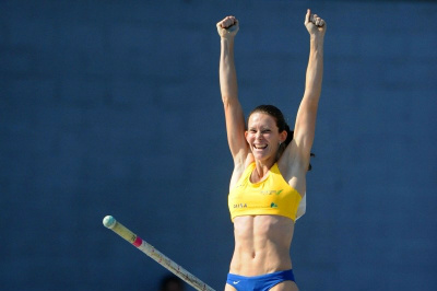 Fabiana Murer estreia com medalha de bronze na temporada 2015 indoor