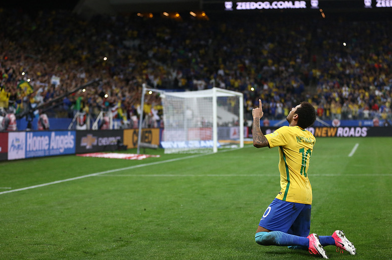 Com golaços, Brasil vence Paraguai e está na Copa Foto: Brasil X Paraguai