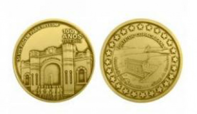 Versão em ouro da moeda lançada em comemoração aos 100 anos do Forte de Copacabana Casa da Moeda/divulgação