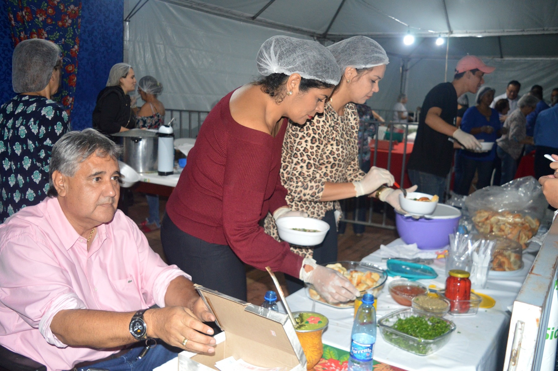 Unificam era uma das entidades que estiveram comercializando guisado de mandioca na festa / Foto: Moreira Produções