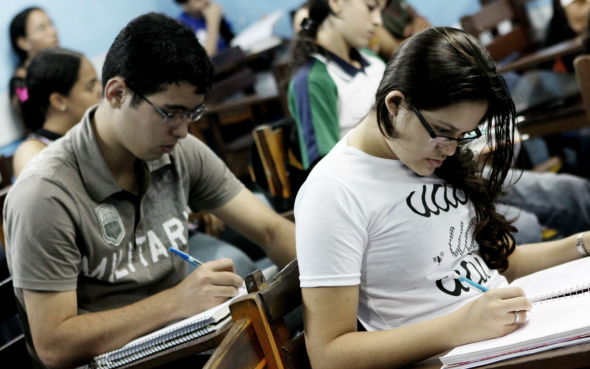 Para concorrer, os estudantes precisam ter tirado pelo menos 450 pontos na média das provas do Exame Nacional do Ensino Médio (Enem) / Foto: Divulgação