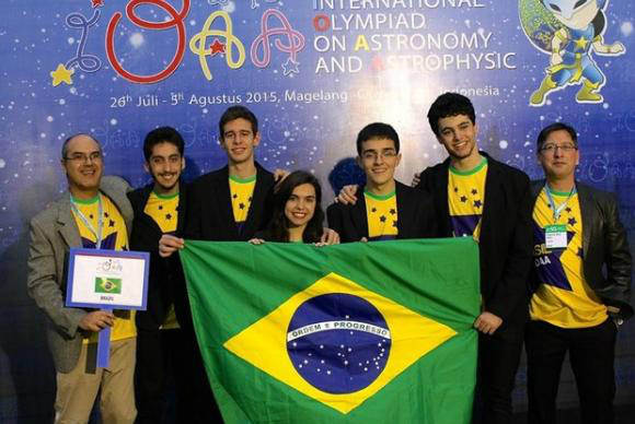 Equipe brasileira que participou da 9ª Olimpíada Internacional de Astronomia e Astrofísica./ Foto:Divulgação 