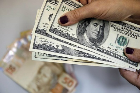 A moeda norte-americana atingiu R$ 3,5009 na máxima da sessão, maior patamar desde 11 de março de 2003, quando foi a R$ 3,5230. / Foto: Divulgação