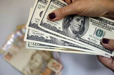 Dólar vai acima de R$ 3,50 pela 1ª vez em 12 anos, com cena política e econômica A moeda norte-americana atingiu R$ 3,5009 na máxima da sessão, maior patamar desde 11 de março de 2003, quando foi a R$ 3,5230. / Foto: Divulgação