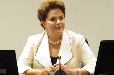 Dilma anuncia medida provisória tratando de trechos vetados do Código Florestal Dilma anuncia medida provisória tratando de trechos vetados do Código Florestal