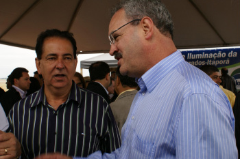 Geraldo visita municípios da região sul de MS Geraldo inicia agenda à região com visita ao prefeito de Itaporã, Marcos Pacco. (foto de Ricardo Minella)