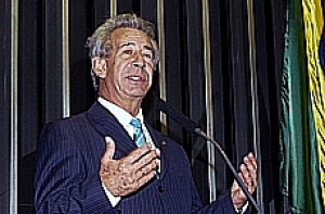Projeto aumenta adicionais de insalubridade e de periculosidade Antonio Roberto que estimular empregador a eliminar condições nocivas de trabalho.