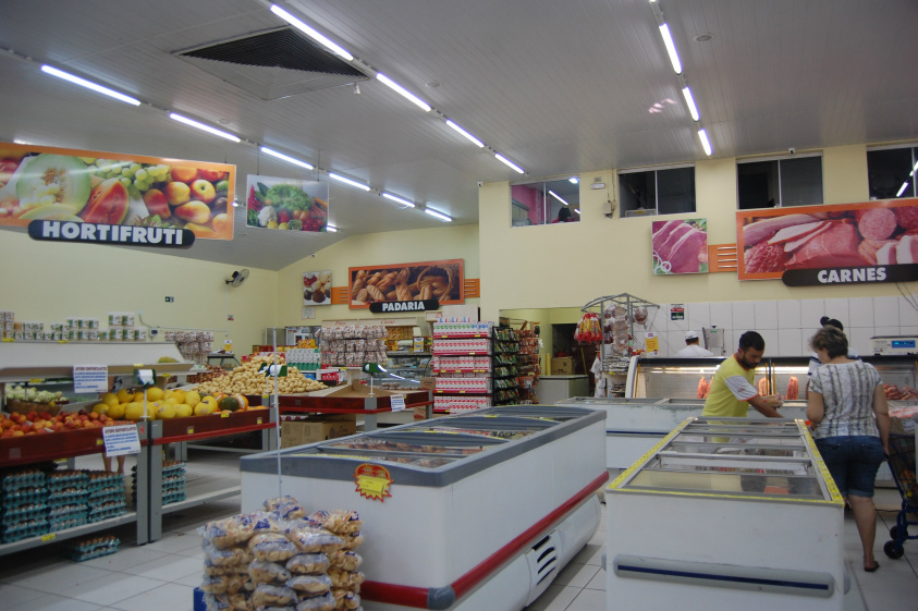 Protesto dos caminhoneiros reflete no comércio de Amambai No Supermercado Sol, carnes e hortifruti estão chegando aos poucos / Foto: Redação