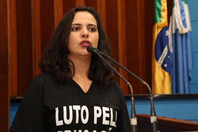 Gleice Jane representa os trabalhadores da Educação de Dourados