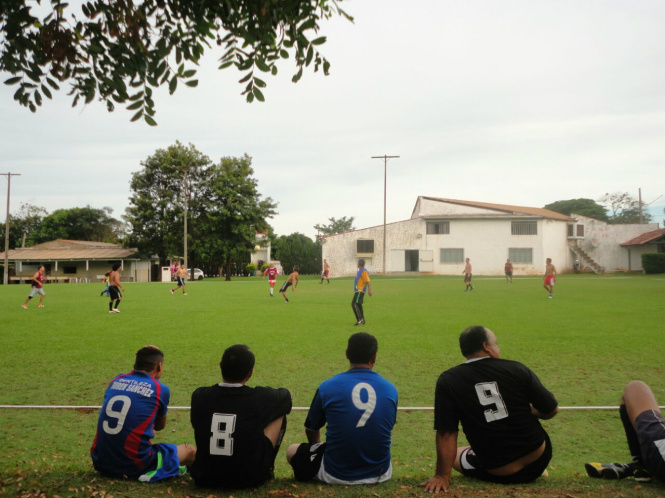 Clube dos 40: além da prática do futebol, exercício de cidadania com crianças Os encontros do Clube dos 40 acontecem todos os sábados no Milionários / Foto; Reprodução