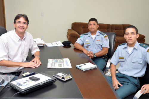 Prefeito Dirceu Lanzarini recepcionou o comando da PM de Amambai.
