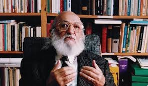 Moção contra a revogação de Paulo Freire como patrono da educação brasileira