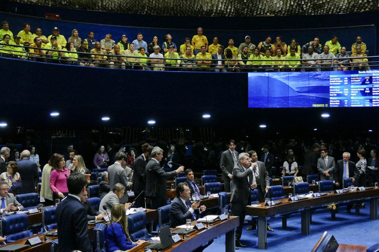 Agentes de trânsito acompanham votação do projeto no SenadoFoto: Digulgação
