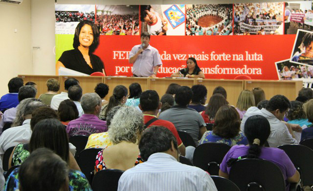 Mais de 250 trabalhadores em educação definiram que escolas públicas da Rede Estadual de Ensino irão parar