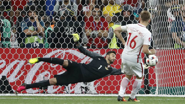 Portugal bate a Polônia nos pênaltis e vai às semis da Euro Portugal bate a Polônia nos pênaltis e vai às semis da Euro