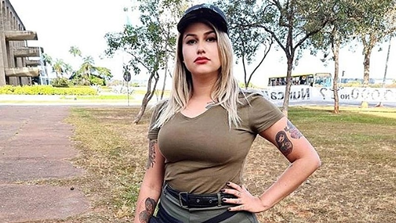 Sara Winter, agitadora de extrema direita, é presa pela PF em Brasília Sara Winter é presa em Brasília - Reprodução/Facebook