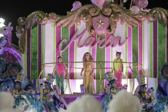 Campeã do carnaval  deste ano, a Mangueira volta à Marquês de Sapucaí, juntamente com a Imperatriz Leopoldinense,  Beija-Flor de Nilópólis, Acadêmicos do Salgueiro, Portela e a Unidos da Tijuca
