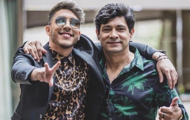 Cantor posta print de última conversa com pai morto a tiros no Paraguai Matheus Pagan e o médico em foto postada no dia 19 de março. O pai do rapaz foi morto a tiros no Paraguai. — Foto: Instagram/Reprodução