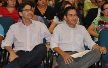 Prefeito Dirceu Lanzarini e secretario de Indústria e Comércio, José Aguiar: projeto oferecerá consultorias a microempresas e empreendedores individuais de Amambai.