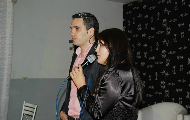 8ª Palestra Show acontece nesta quinta-feira (8) em Amambai Derli Jaime com o mágico Renner, palestrante da 7ª Palestra Show, em 2013.