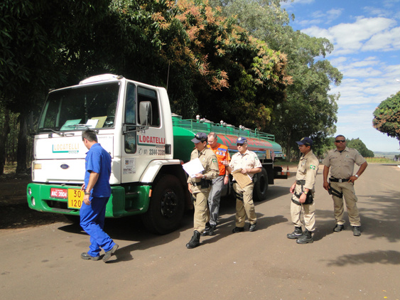 Defesa Civil fiscaliza entrada e saída de cargas perigosas em Mato Grosso do Sul